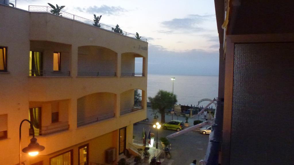 Sea Star Apartment Cefalù Cameră foto
